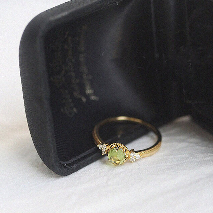 Anillo de compromiso con peridoto natural de Olivenorma