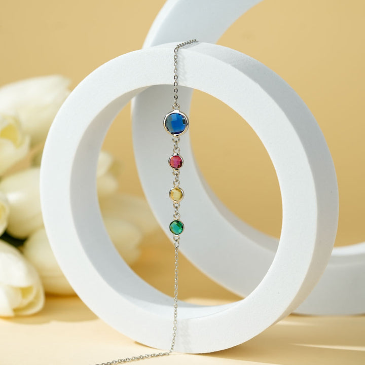 Collar con colgante de cuentas de circonita con piedra de nacimiento opcional de Olivenorma