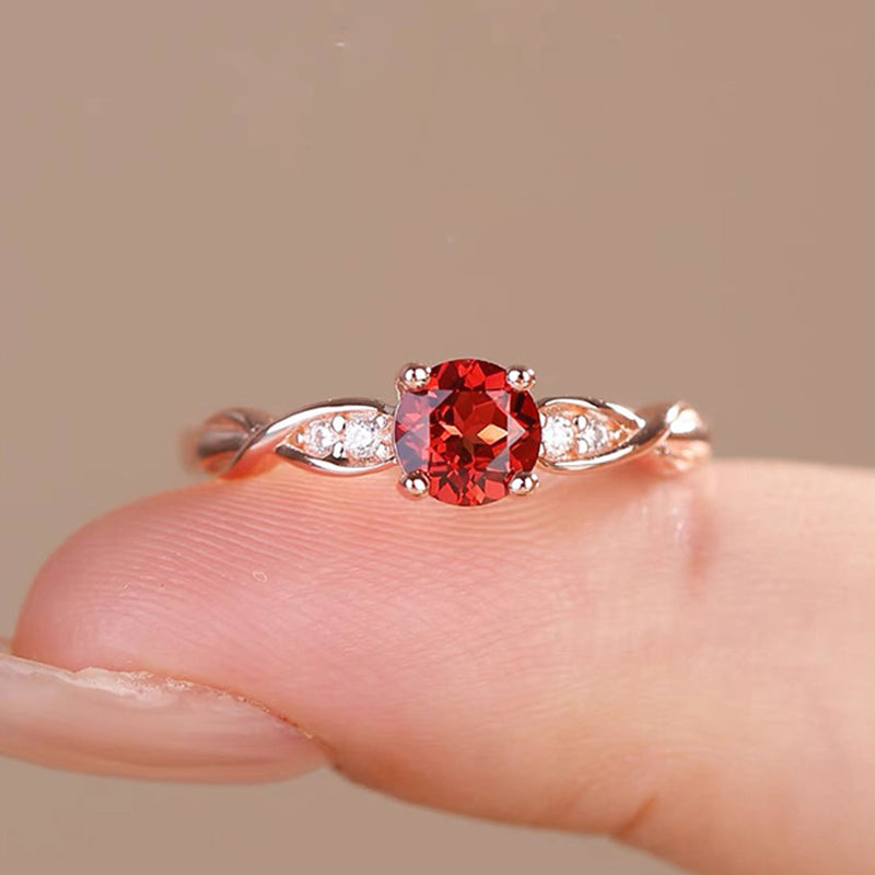 Anillo de granate de cuatro garras de Olivenorma Tianti Vine 