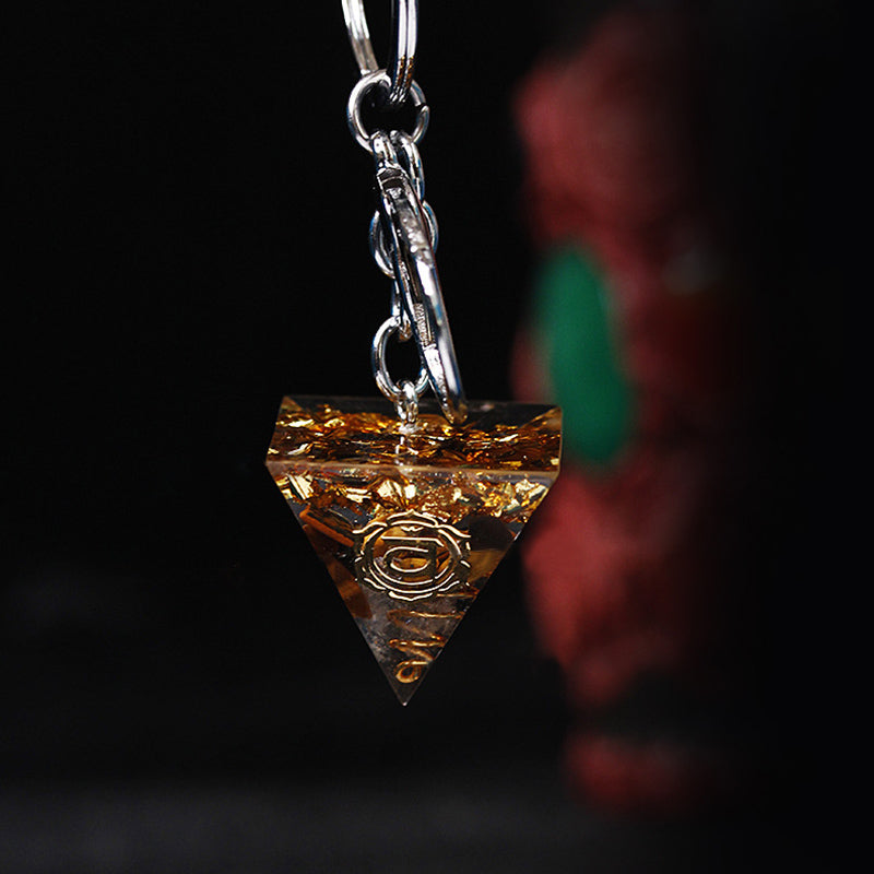 Llavero con colgante de energía piramidal de orgón curativo de chakras de Olivenorma