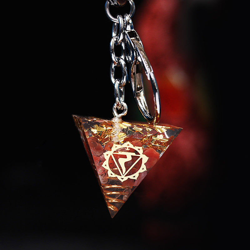 Llavero con colgante de energía piramidal de orgón curativo de chakras de Olivenorma