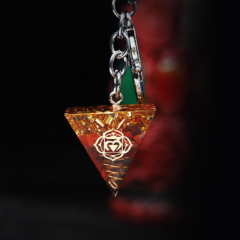 Llavero con colgante de energía piramidal de orgón curativo de chakras de Olivenorma