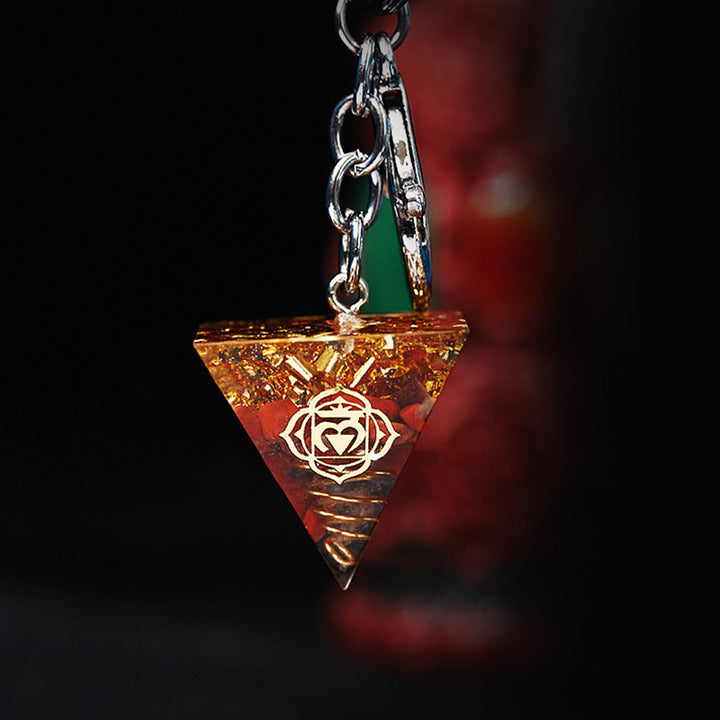 Llavero con colgante de energía piramidal de orgón curativo de chakras de Olivenorma
