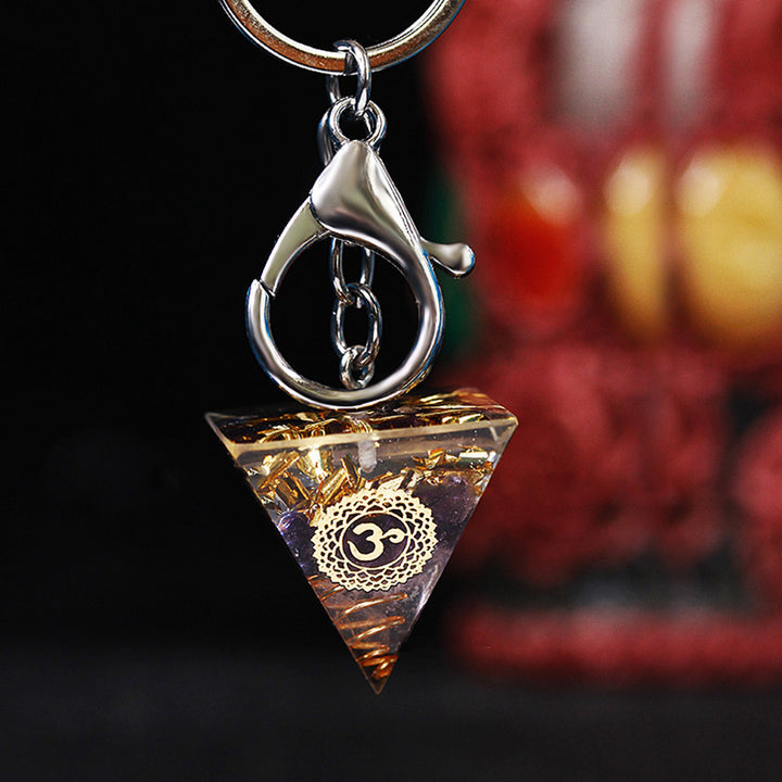 Llavero con colgante de energía piramidal de orgón curativo de chakras de Olivenorma