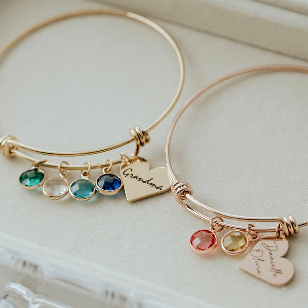Pulsera retráctil con piedra natal grabada y corazón personalizado de Olivenorma