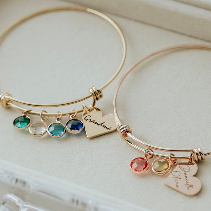 Pulsera retráctil con piedra natal grabada y corazón personalizado de Olivenorma