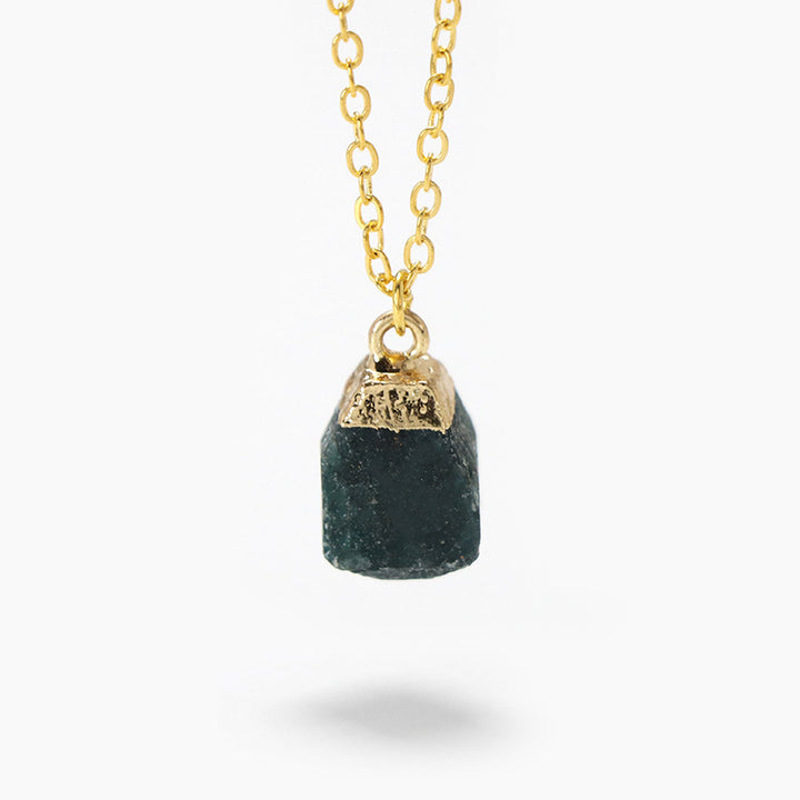Collar de estilo dulce con piedra áspera de corte cuadrado de Olivenorma