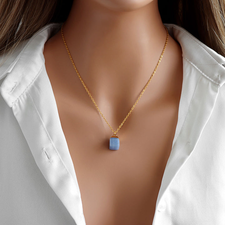 Collar de estilo dulce con piedra áspera de corte cuadrado de Olivenorma