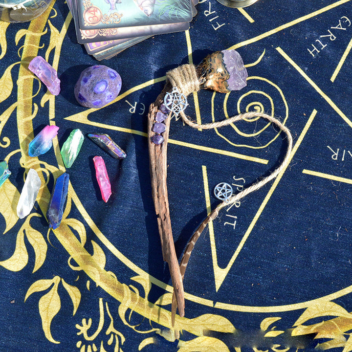 Accesorios con nudos celtas y ramas extrañas de Olivenorma Varitas de cristal de bruja