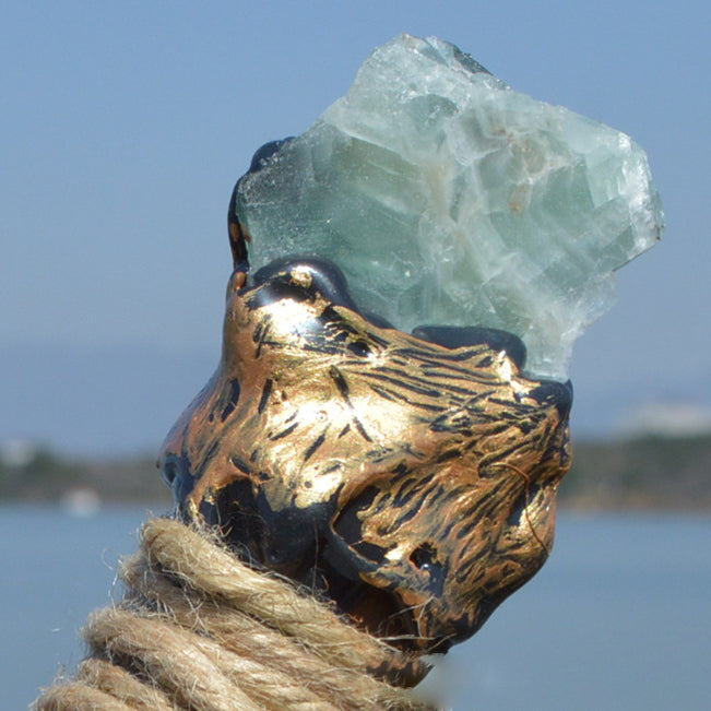 Accesorios con nudos celtas y ramas extrañas de Olivenorma Varitas de cristal de bruja