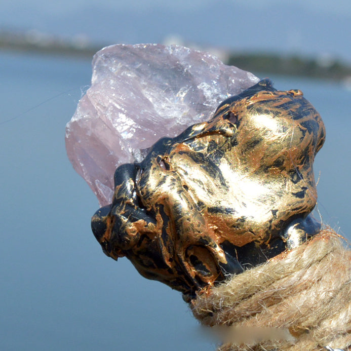 Accesorios con nudos celtas y ramas extrañas de Olivenorma Varitas de cristal de bruja