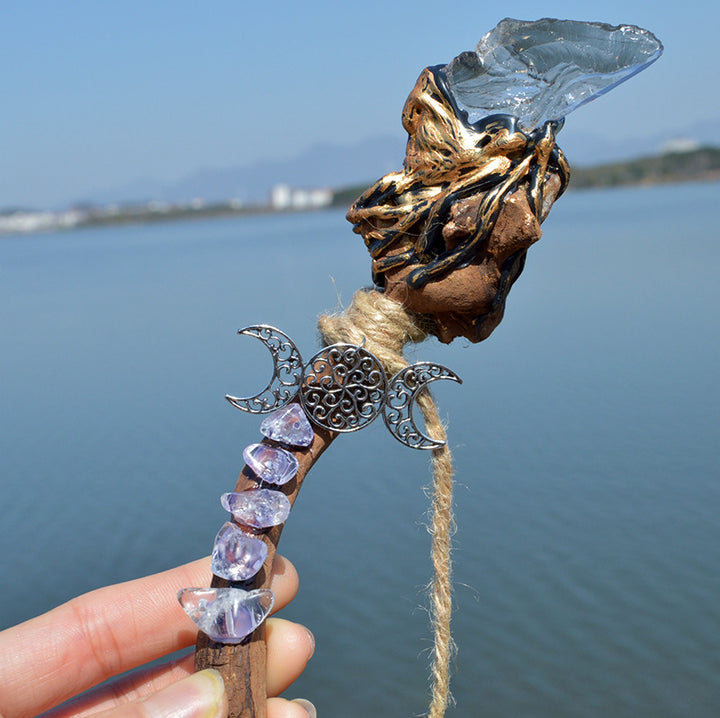 Accesorios con nudos celtas y ramas extrañas de Olivenorma Varitas de cristal de bruja