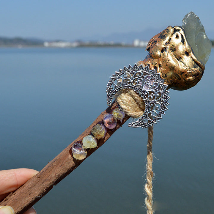 Accesorios con nudos celtas y ramas extrañas de Olivenorma Varitas de cristal de bruja