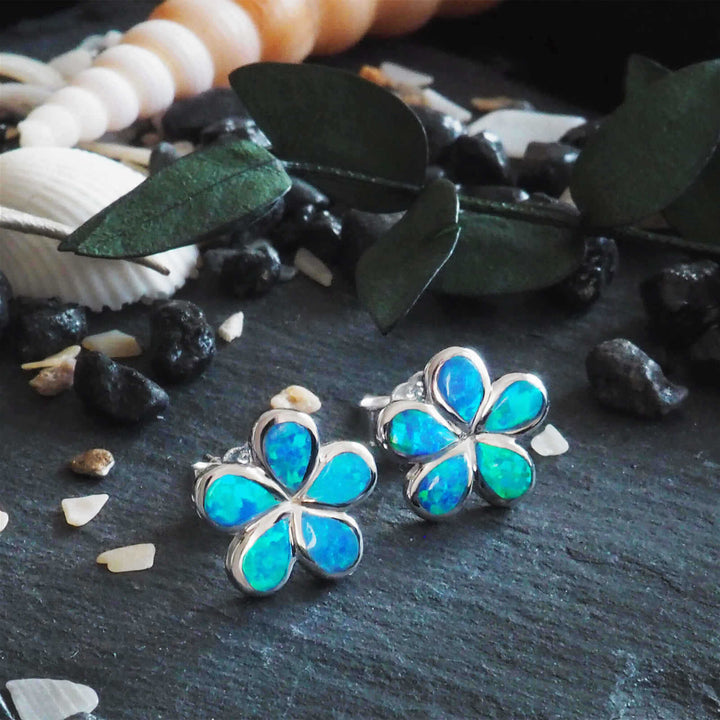 Pendientes de plumeria y ópalo de Olivenorma