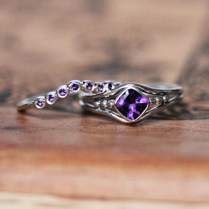 Juego de anillos creativos de dos piezas "Quiet Flame" de Olivenorma con amatista 
