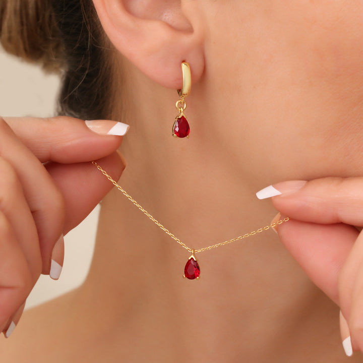 Conjunto de joyas con colgante de gota de granate con piedra natal de Olivenorma