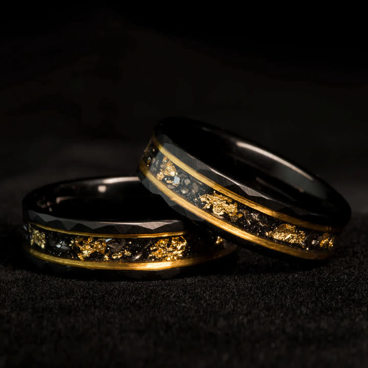Anillo de tungsteno con meteorito negro y hoja de oro de Olivenorma