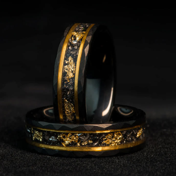 Anillo de tungsteno con meteorito negro y hoja de oro de Olivenorma