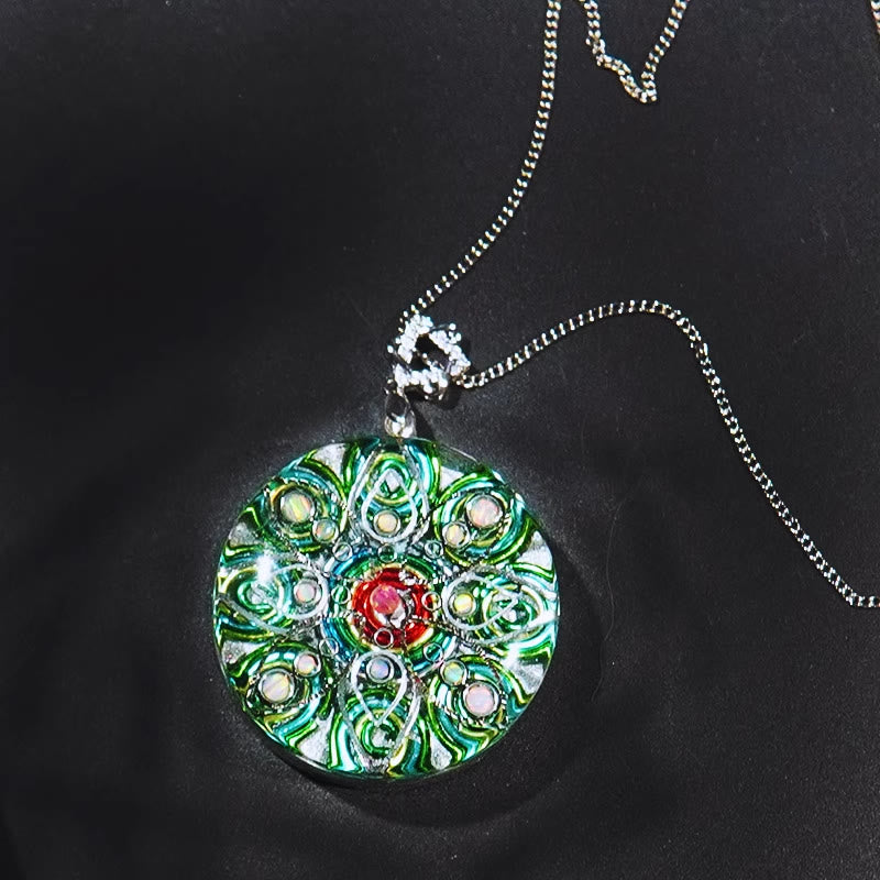Collar de ópalo de fuego de cuarzo rutilado verde de Olivenorma 