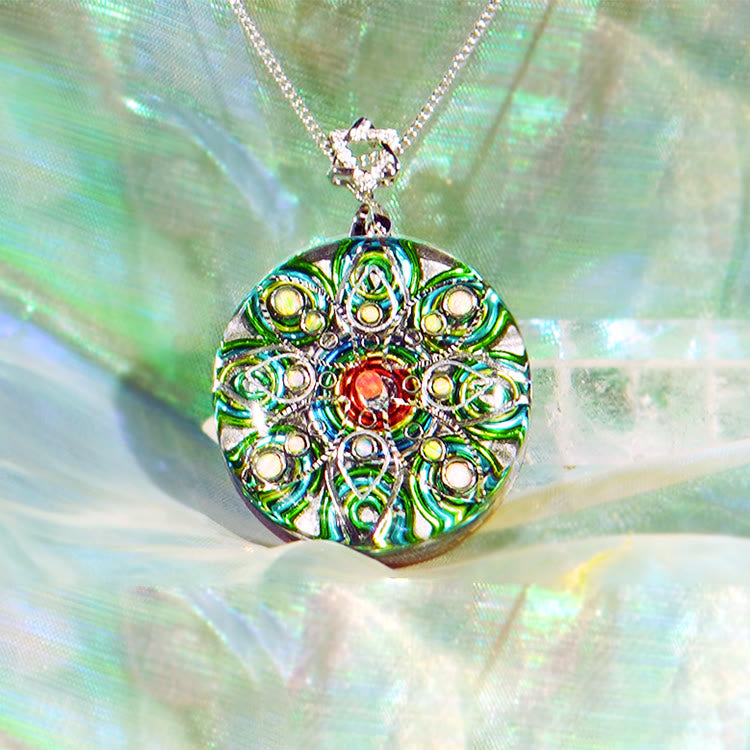 Collar de ópalo de fuego de cuarzo rutilado verde de Olivenorma 