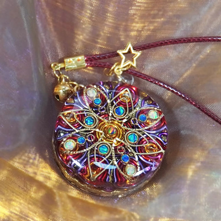 Collar de orgón con amuleto de ópalo y jaspe rojo de Olivenorma 