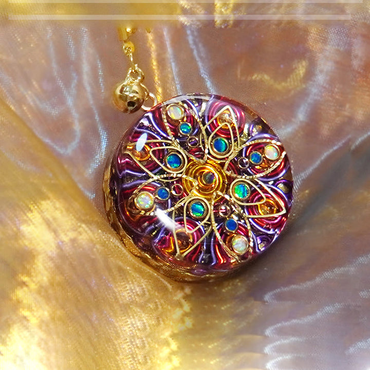 Collar de orgón con amuleto de ópalo y jaspe rojo de Olivenorma 