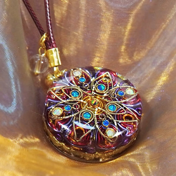 Collar de orgón con amuleto de ópalo y jaspe rojo de Olivenorma 