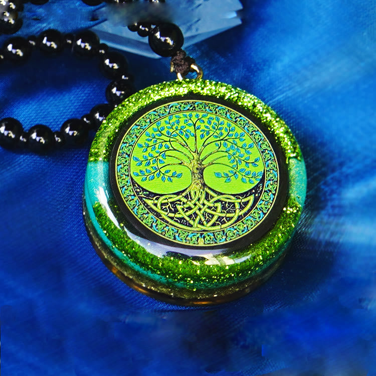 Collar de orgón con árbol de la vida y peridoto de Olivenorma 