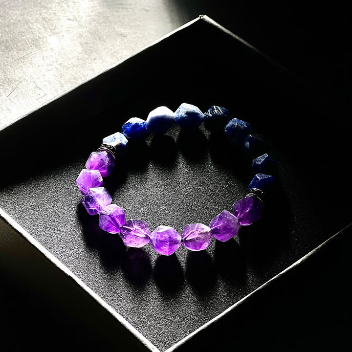 Pulsera de cuentas de amatista y sodalita azul con facetas geométricas para hombre de Olivenorma