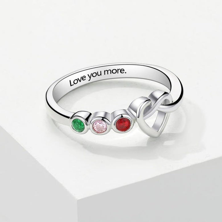 Anillo con piedra natal grabada en forma de corazón de Olivenorma Corbatas Personalizadas