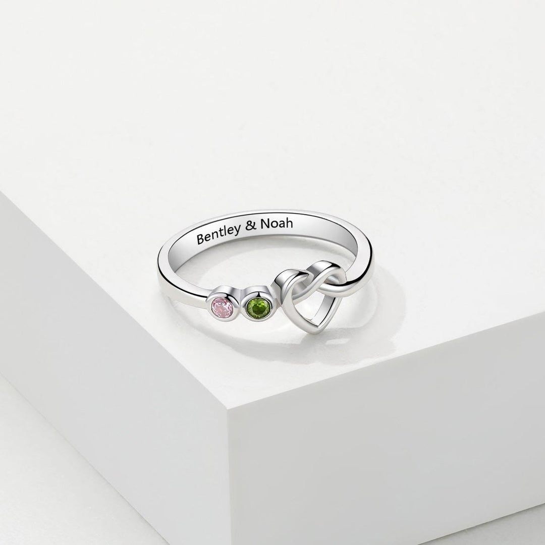 Anillo con piedra natal grabada en forma de corazón de Olivenorma Corbatas Personalizadas