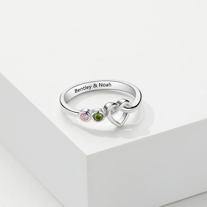 Anillo con piedra natal grabada en forma de corazón de Olivenorma Corbatas Personalizadas
