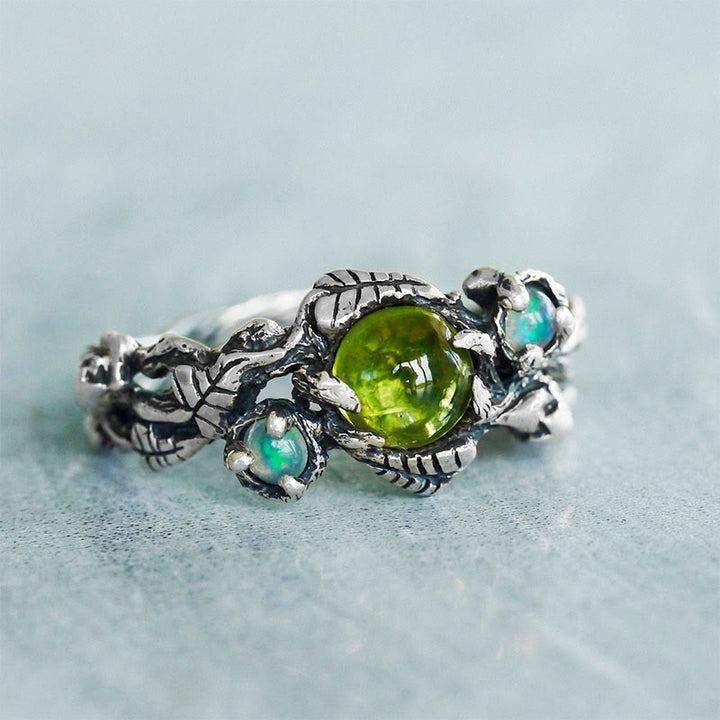 Anillo de ópalo y peridoto "Angie" de Olivenorma