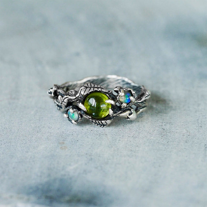 Anillo de ópalo y peridoto "Angie" de Olivenorma