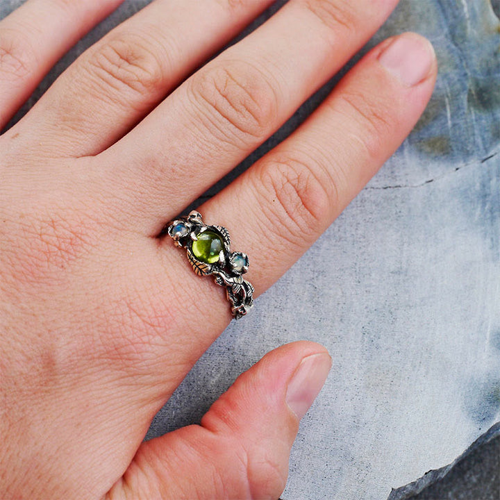 Anillo de ópalo y peridoto "Angie" de Olivenorma
