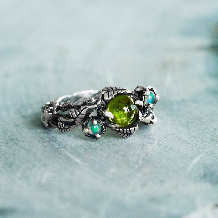 Anillo de ópalo y peridoto "Angie" de Olivenorma