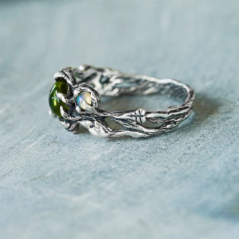 Anillo de ópalo y peridoto "Angie" de Olivenorma
