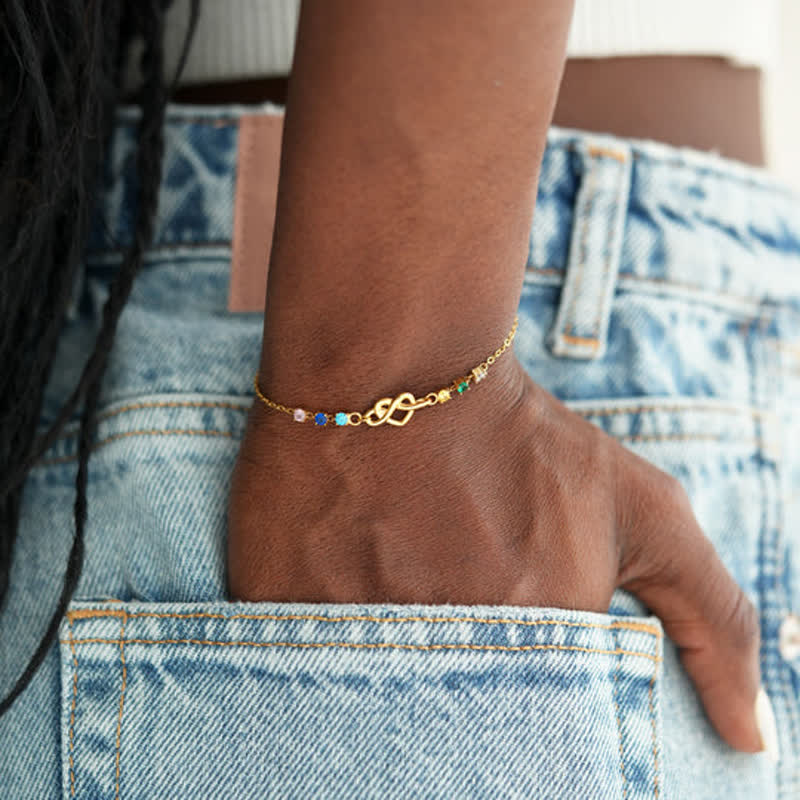 Pulsera con nudo en forma de corazón con 1 a 8 piedras de nacimiento personalizadas de Olivenorma 