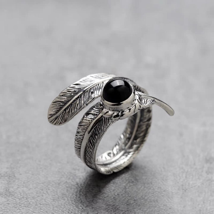 Anillo de plumas ajustable de ónix negro estilo hip hop de Olivenorma