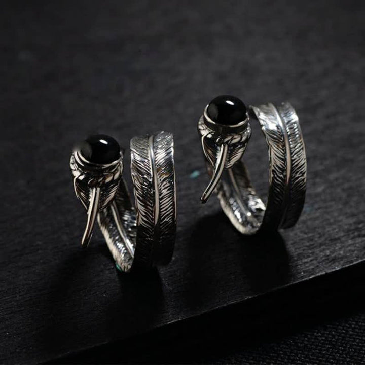 Anillo de plumas ajustable de ónix negro estilo hip hop de Olivenorma