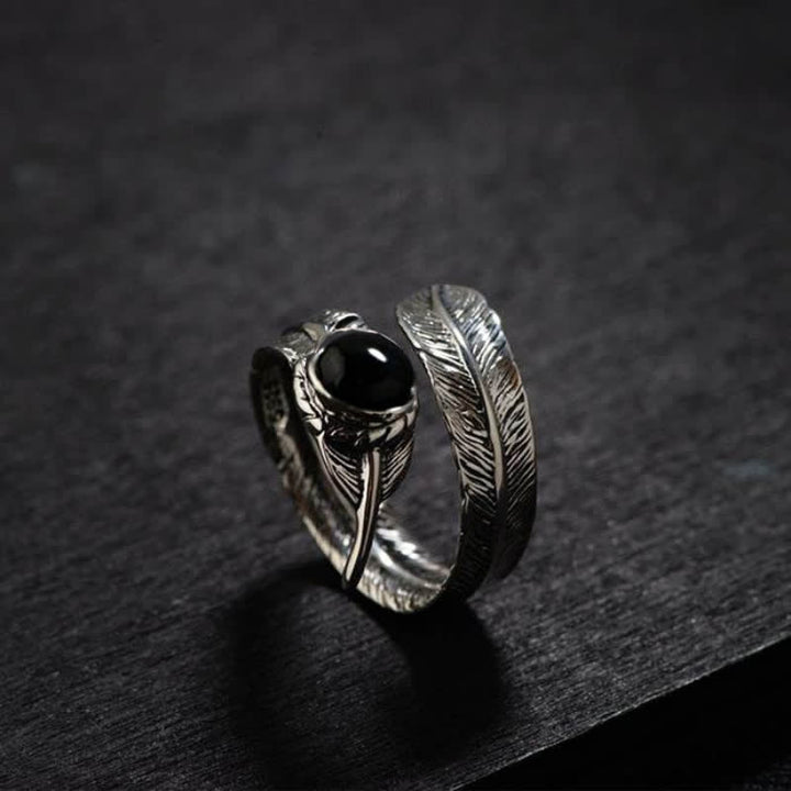 Anillo de plumas ajustable de ónix negro estilo hip hop de Olivenorma