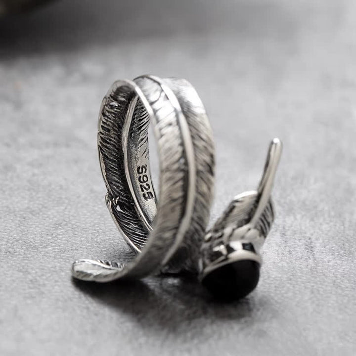 Anillo de plumas ajustable de ónix negro estilo hip hop de Olivenorma