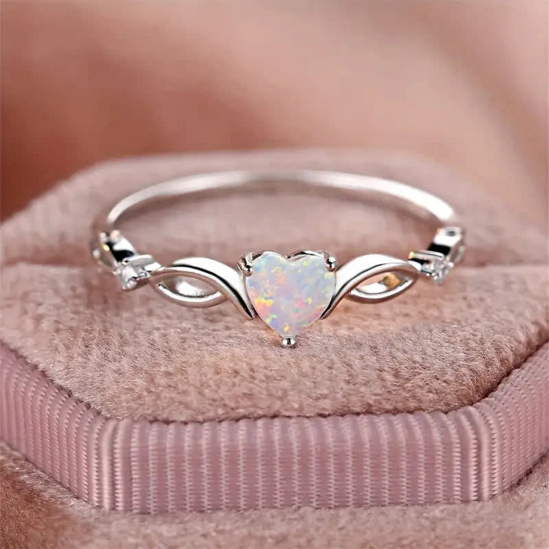 Anillo de compromiso con corazón de ópalo "Eternity Unlimited" de Olivenorma