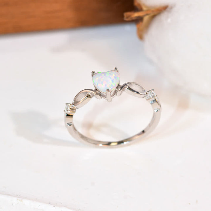 Anillo de compromiso con corazón de ópalo "Eternity Unlimited" de Olivenorma