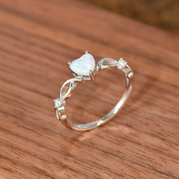 Anillo de compromiso con corazón de ópalo "Eternity Unlimited" de Olivenorma