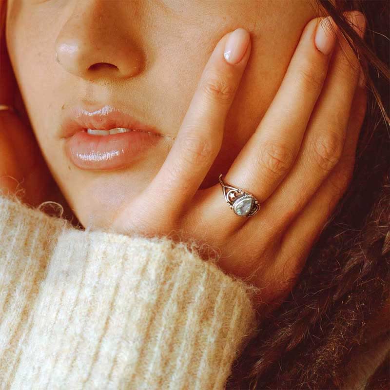 Olivenorma "Relaxing Calm" - Anillo de aguamarina con estrellas y luna