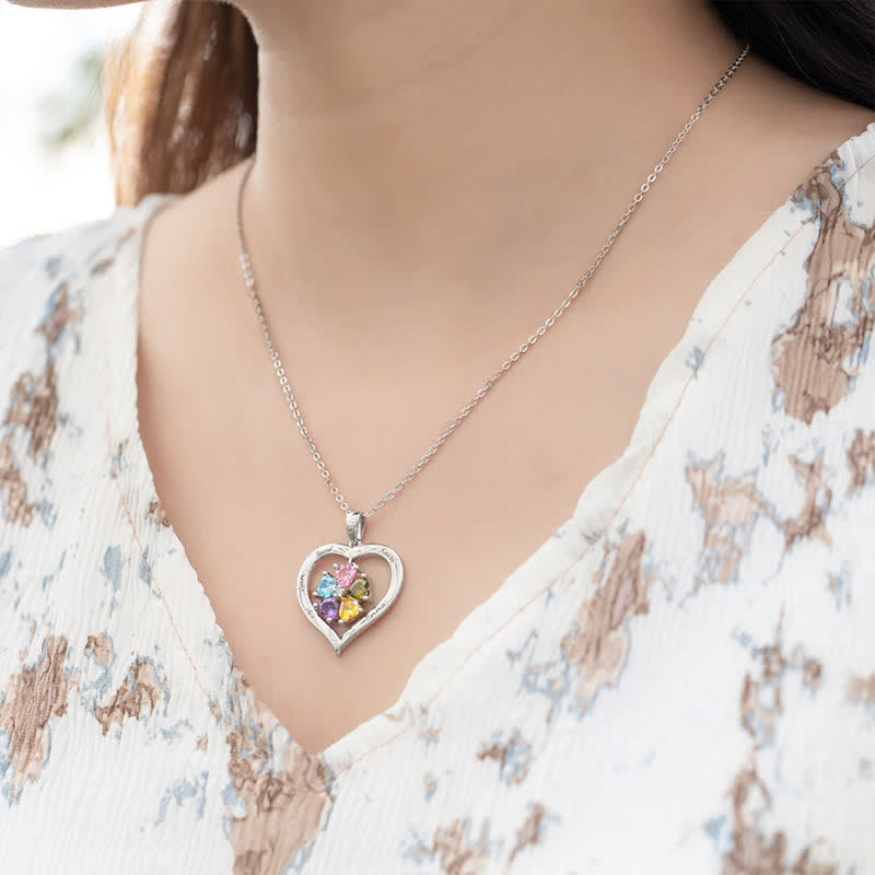 Collar personalizado con piedra natal en forma de corazón de Olivenorma con 1 a 6 nombres grabados