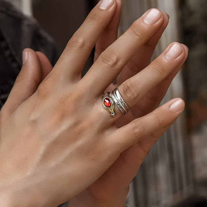 Anillo abierto con forma de pluma curvada en plata S925 de Olivenorma