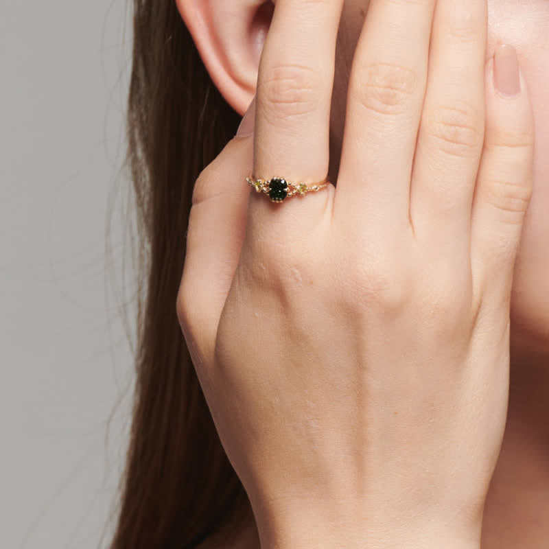 Conjunto de joyas con anillo, collar y esmeralda y peridoto natural de Olivenorma