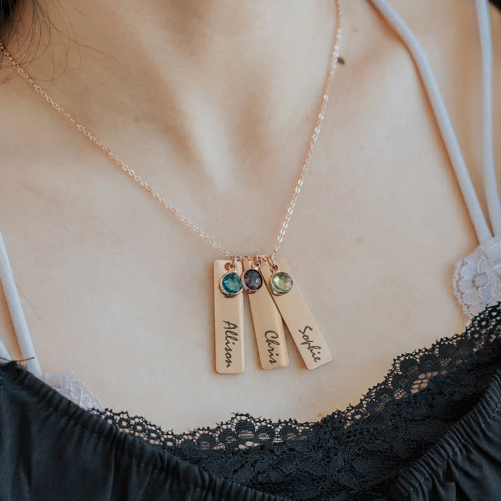 Collar con nombre y flor de nacimiento personalizados de Olivenorma